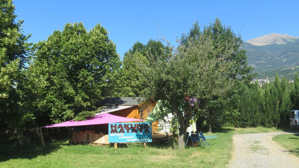 Camping La Tour Hotel Embrun Eksteriør billede