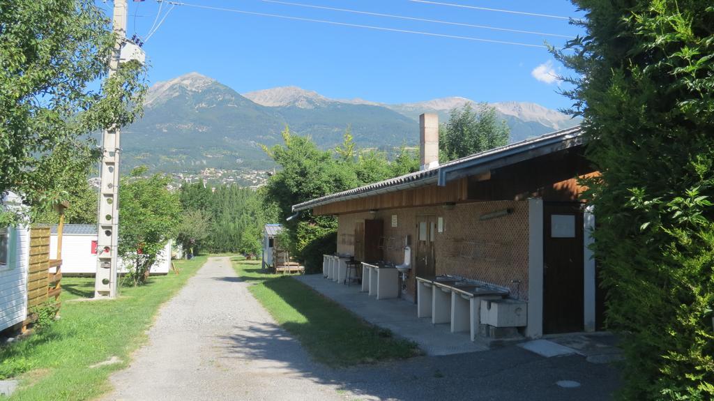 Camping La Tour Hotel Embrun Eksteriør billede